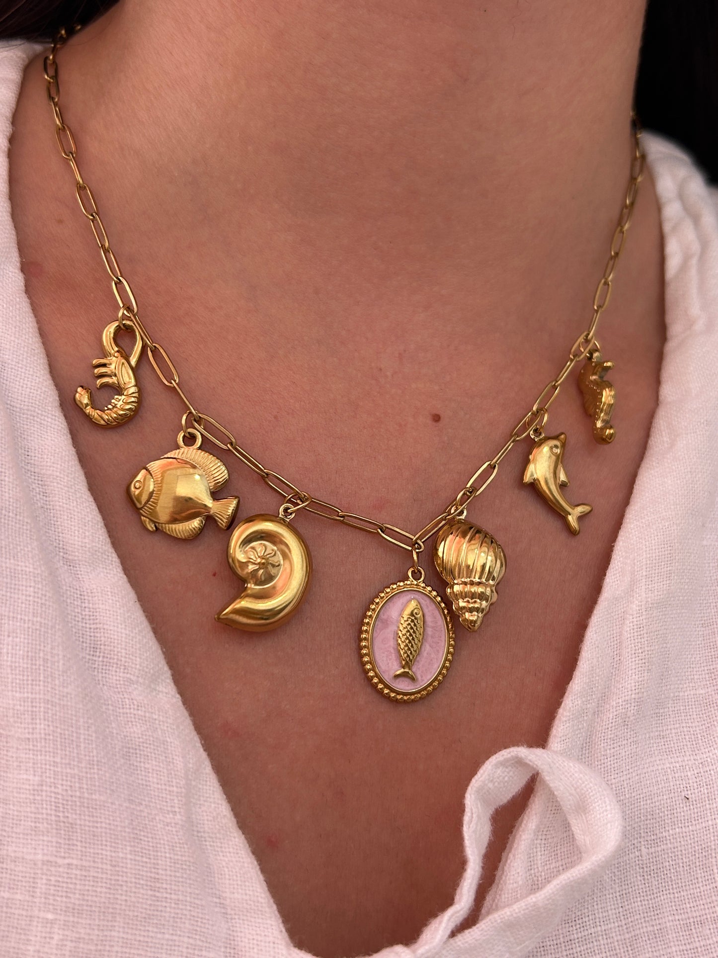 COLLAR HILTON