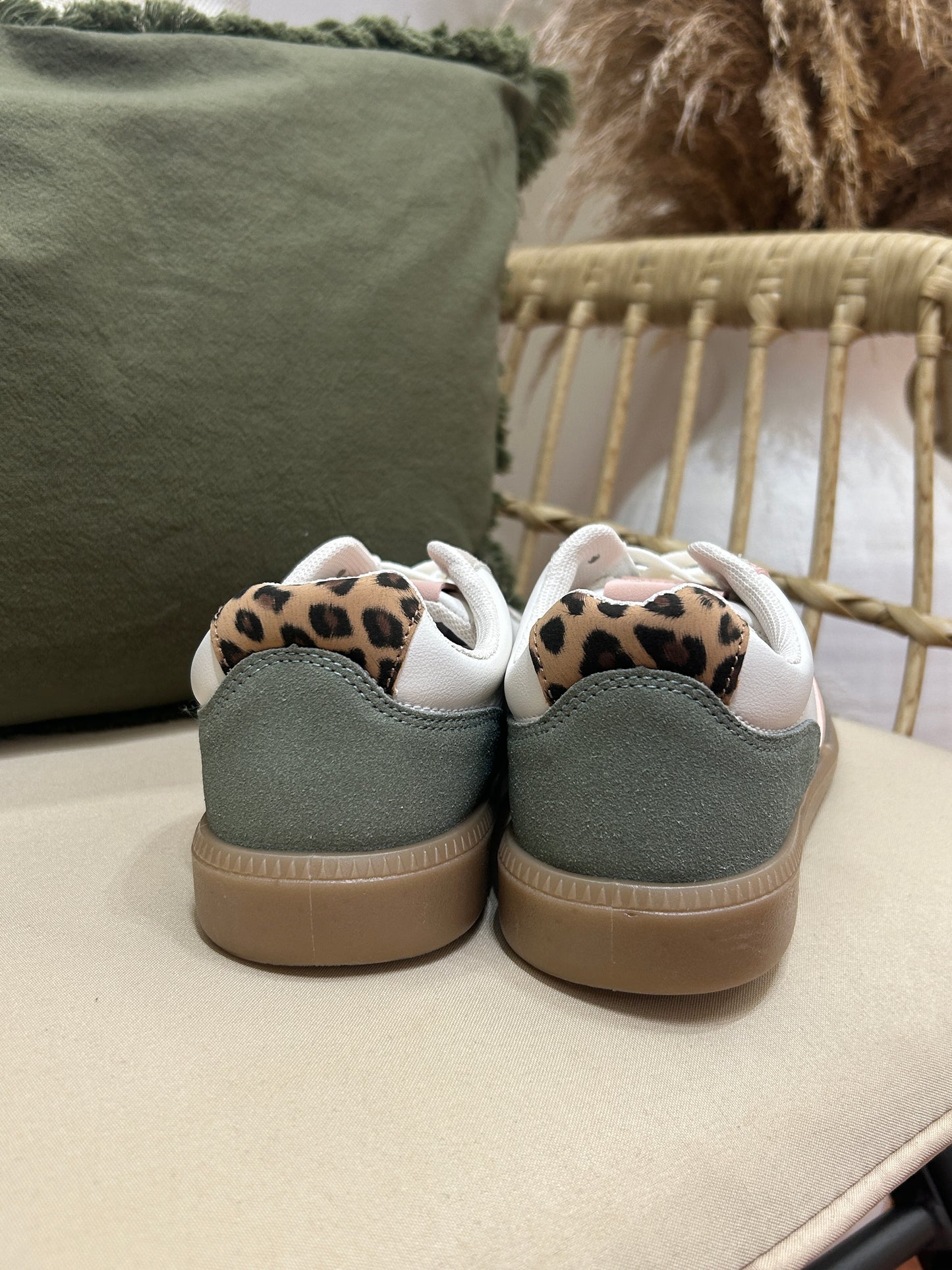 BAMBAS MEREDITH
