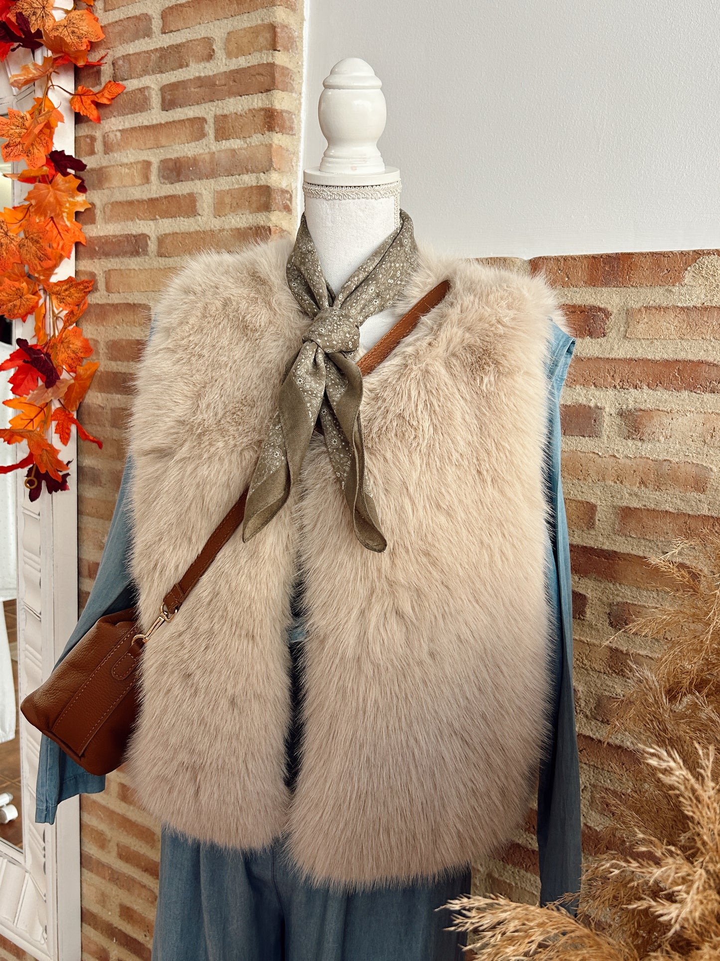 CHALECO GIULIA BEIGE
