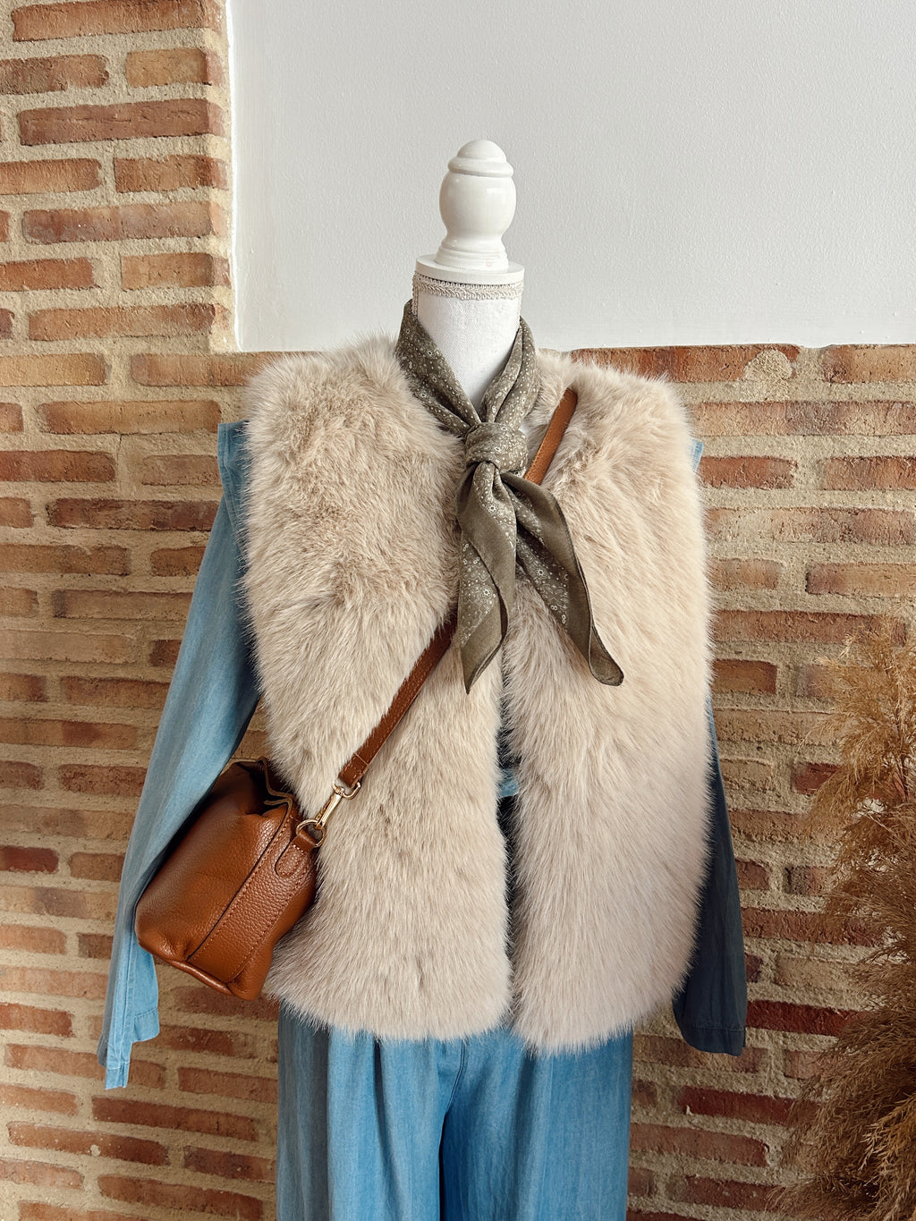 CHALECO GIULIA BEIGE